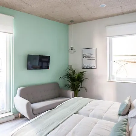 Urban Hotel 2*
